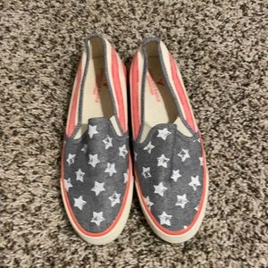 3/$15 American Eagle USA Pattern Shoes